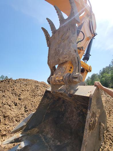 Used 2017  JCB 300LC 