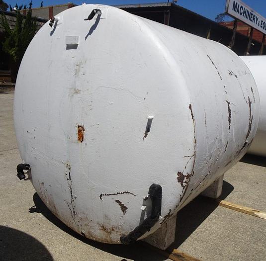 Used Tank, 1,000 Gallon, S/st, Jkt, Agit, Horizontal, Dairy #S743093