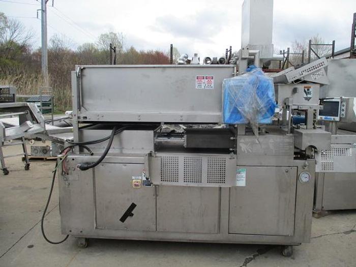 Used FORMAX FORMER, PFM-26 WITH TENDERFORM PFM-26