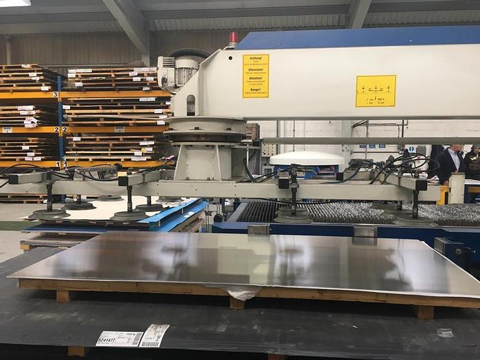 Used 2004 TRUMPF L3030 4KW + Rotalas (tube)