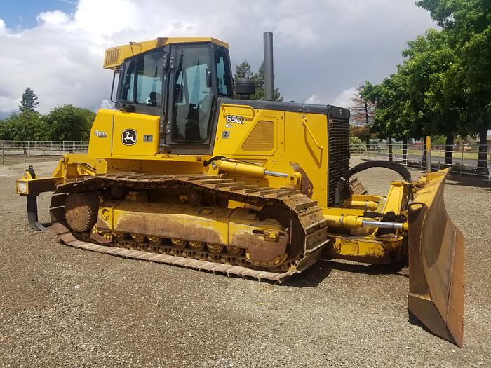 Used 2011 John Deere 850J WLT