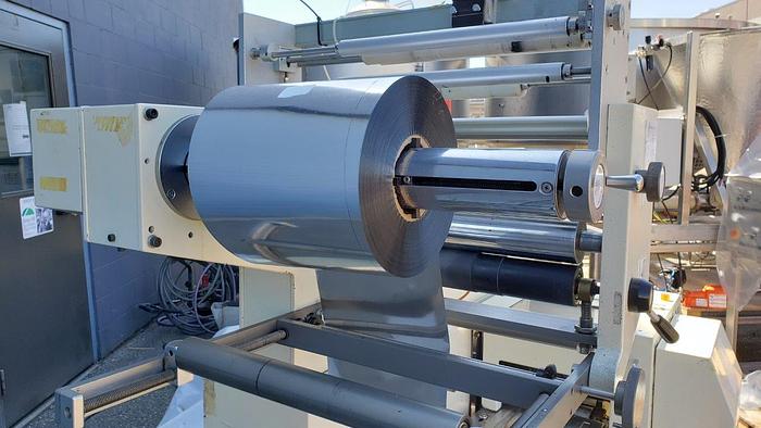 Used 2005 Shingda 920HE Horizontal Flow Wrapper