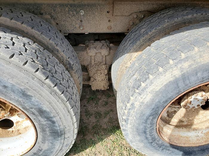 Used Loewen 802 Feed Truck