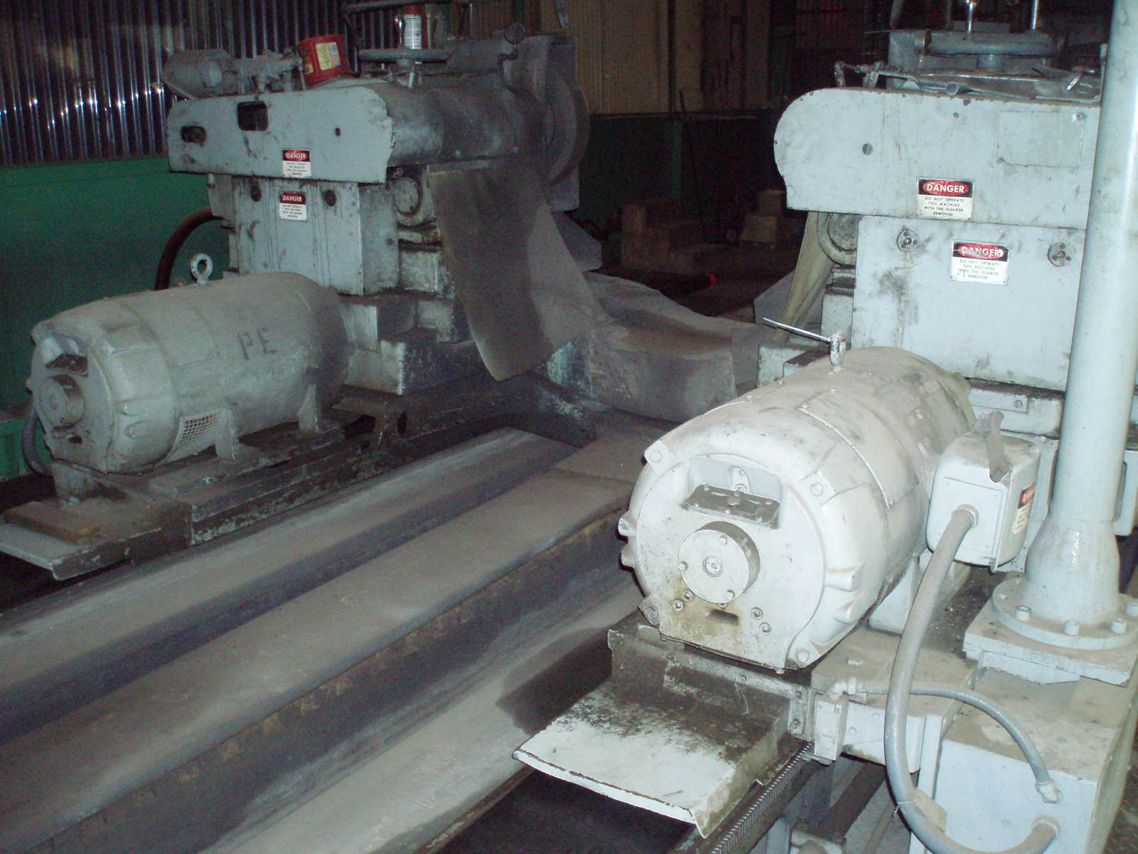 Used 50"/63" x 376" FARREL Model 69 A 4895 TRAVELING-HEAD ROLL GRINDER