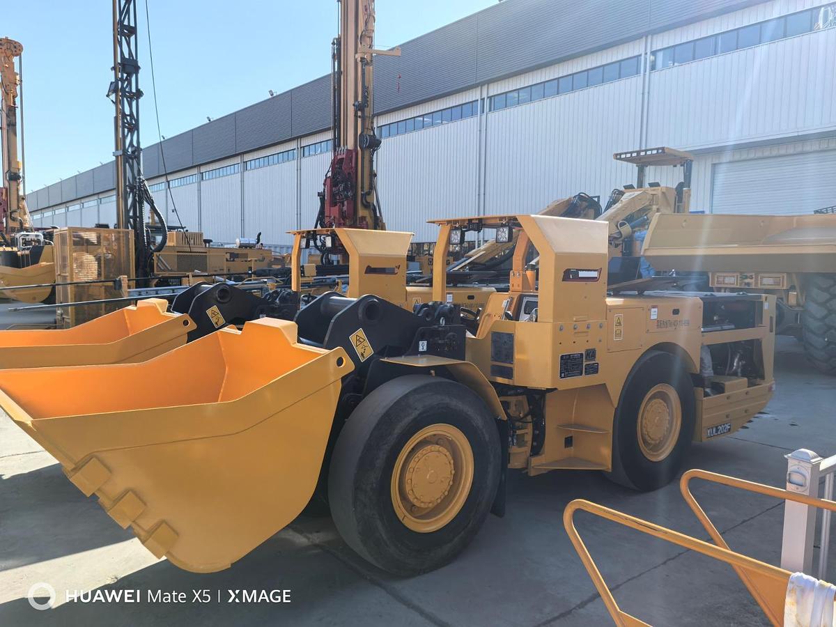 UNDER GROUND LOADER
