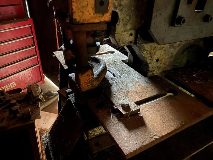 Used 2007 Sahinler HKM 60 Single Phase Ironworker