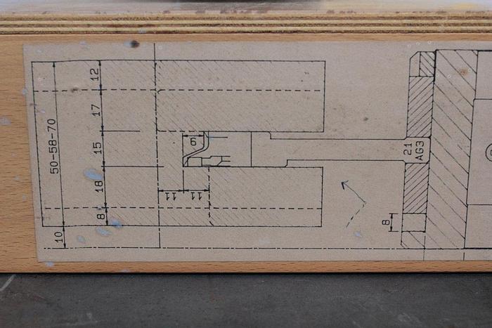 Used Gruppo utensili serramento usato