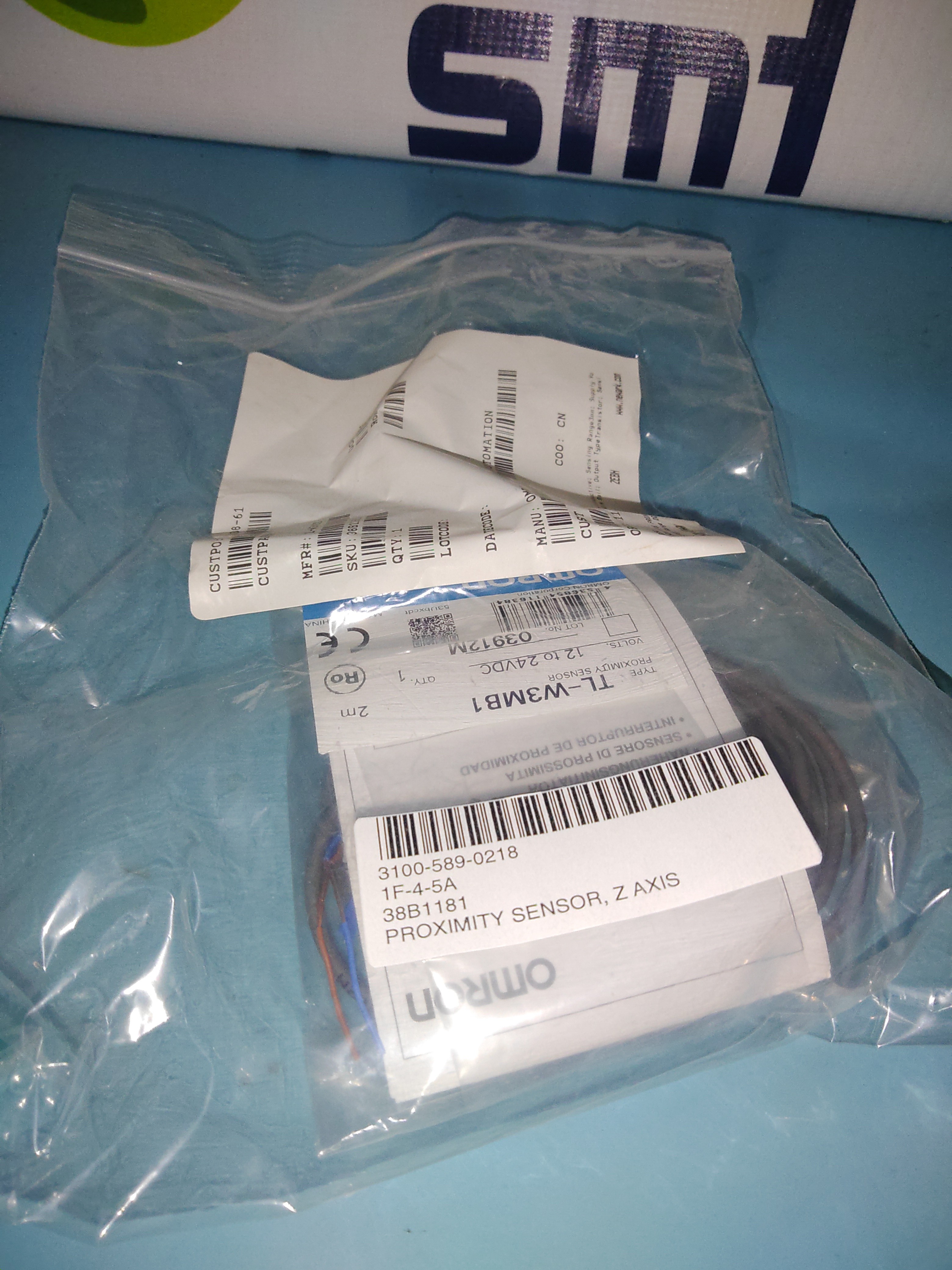 OMRON Z Axis Proximity Sensor TL-W3MB1