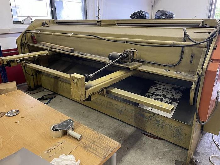 Used USED SHEAR MANUF. DONEWELL, MODEL GM 6.5/3080