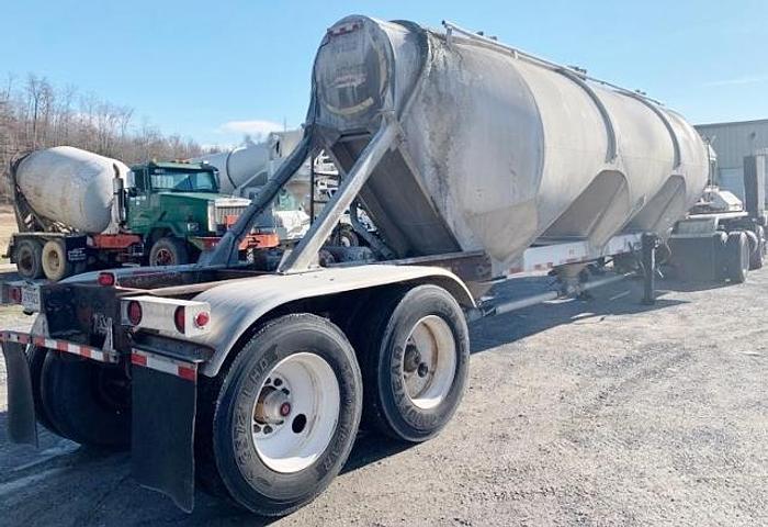 Used 1987 Heil Cement Tanker