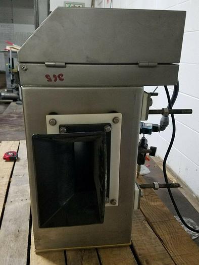 Used LOMA SYSTEMS IQ2 METAL DETECTOR 3" x 6" opening