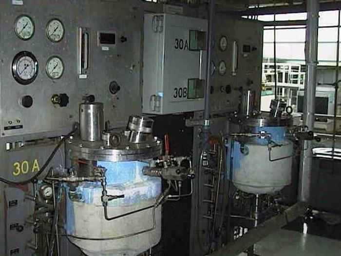 Used Fermenter, 8 Gallon, S/st, 50 PSI, Jkt, Agit, New Brunswick #S695289