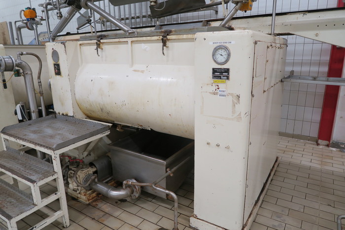 Used (4) x BEETZ 1000kg CHOCOLATE MIXERS