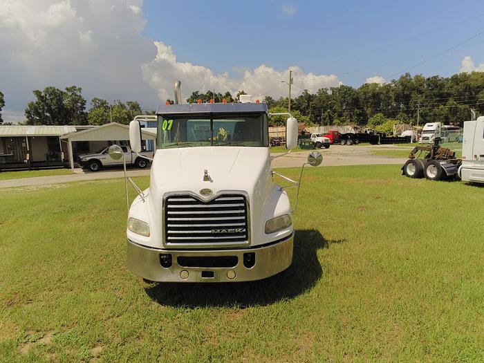 Used 2007 MACK CXN 613
