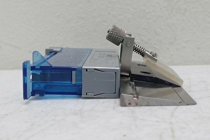 Used Miles Scientific Tissue-Tek 4681 Accu-Edge Universal Cryostat Microtome Blade
