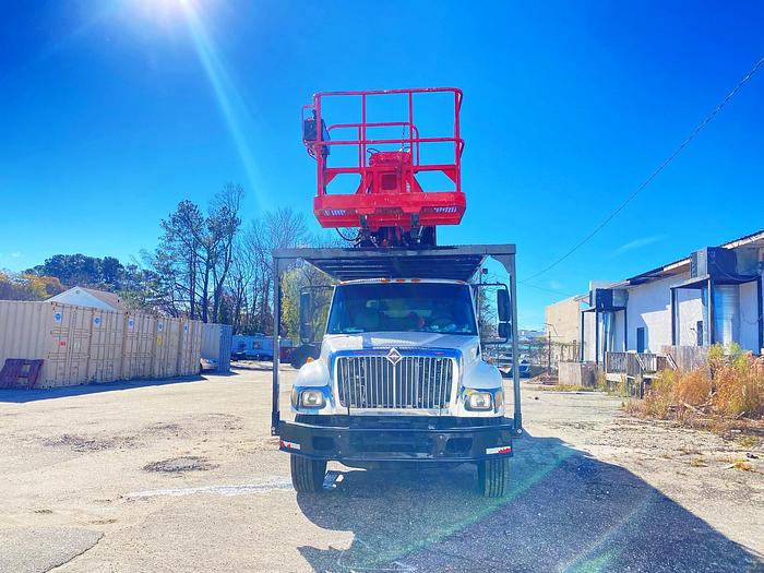 Used Elliott H110 Sign Crane on 2003 International 7400 Extended Cab Flatbed 6x4 Truck - M74468