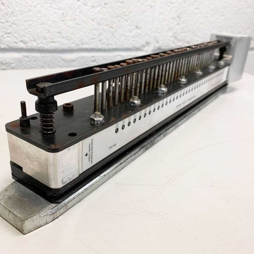 Used Pre-used GBC Magnapunch 1.0 3:1 Wire Round Punch Tool Die 7707150