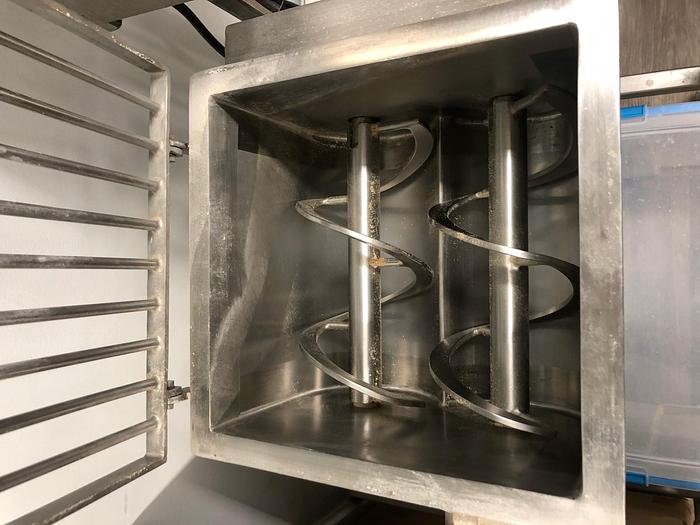 Used 3/4 CU. FT. CUSTOM METALCRAFT LAB RIBBON BLENDER – S/S (#9700)