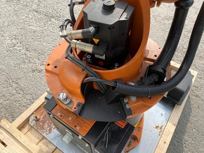 Used 2014 Kuka KR 16-2 16KG 6 Axis Robot