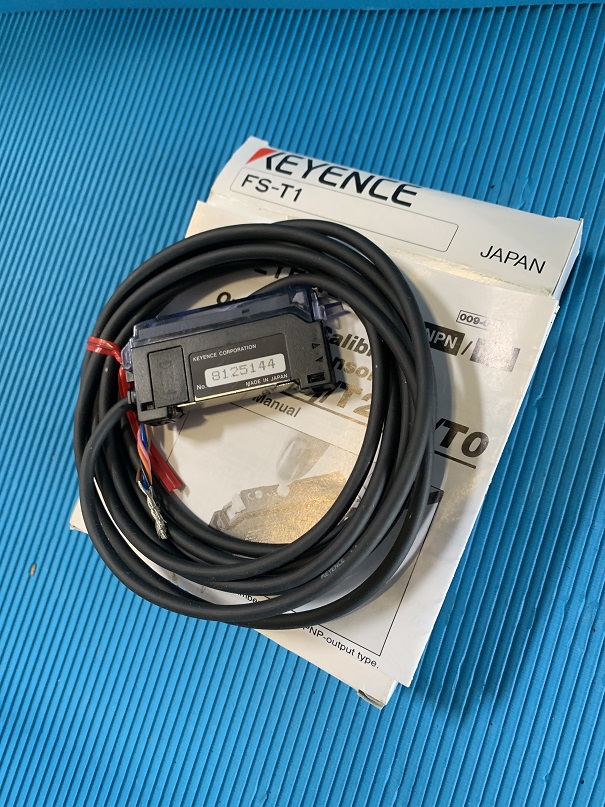 Used Keyence One Touch Calibration Fiberoptic Sensor FS-T1