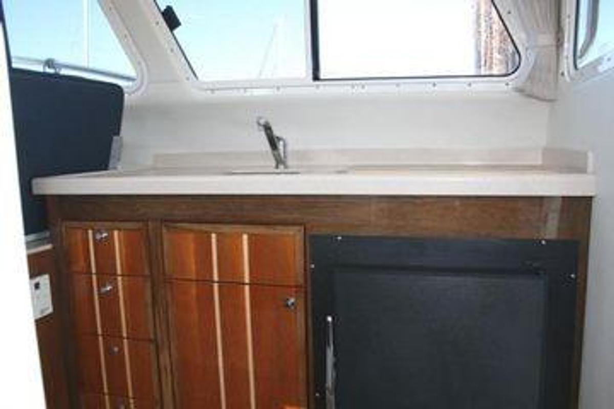 Used 2005 Ocean Sport Roamer 30 #19