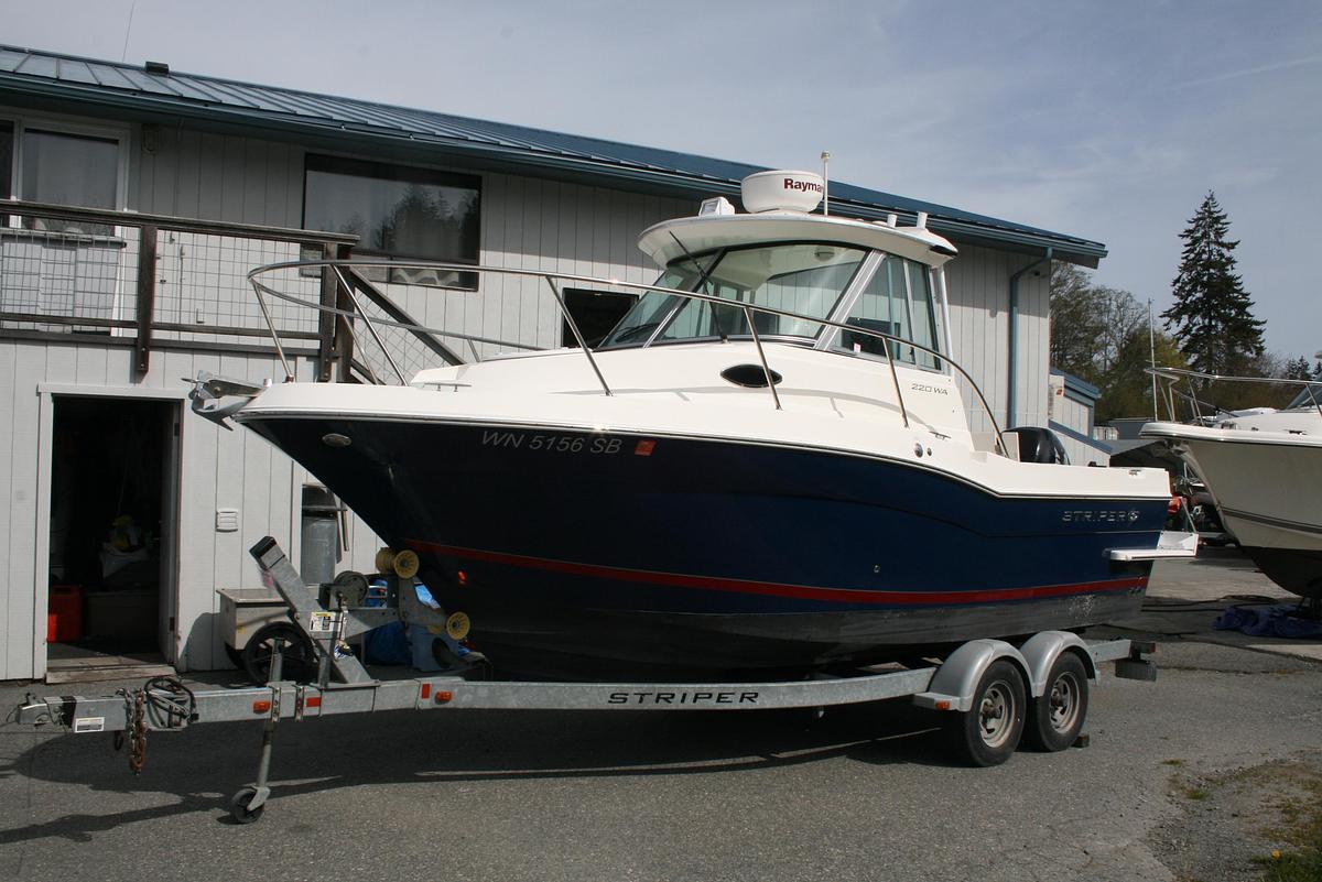 Used 2014 Seaswirl Striper 220 WA