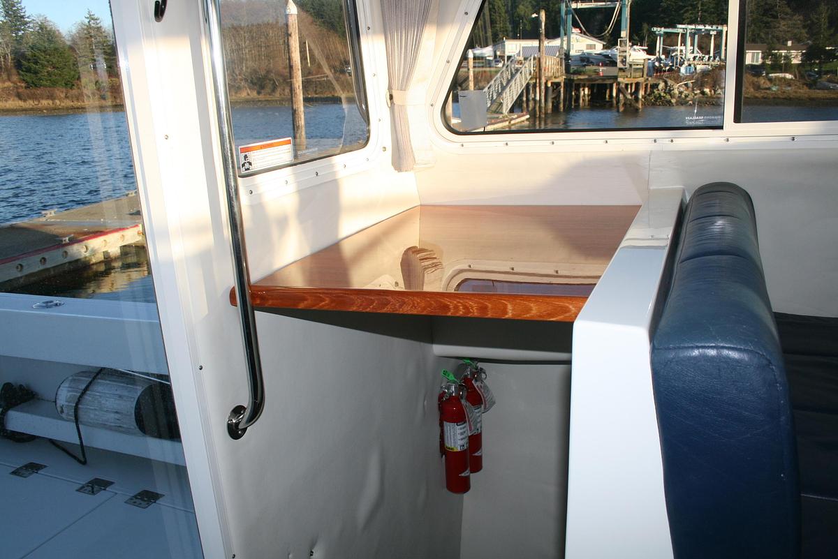 Used 2005 Ocean Sport Roamer 30 #19
