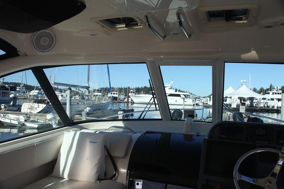 Used 2014 Pursuit OS 315 OFFSHORE