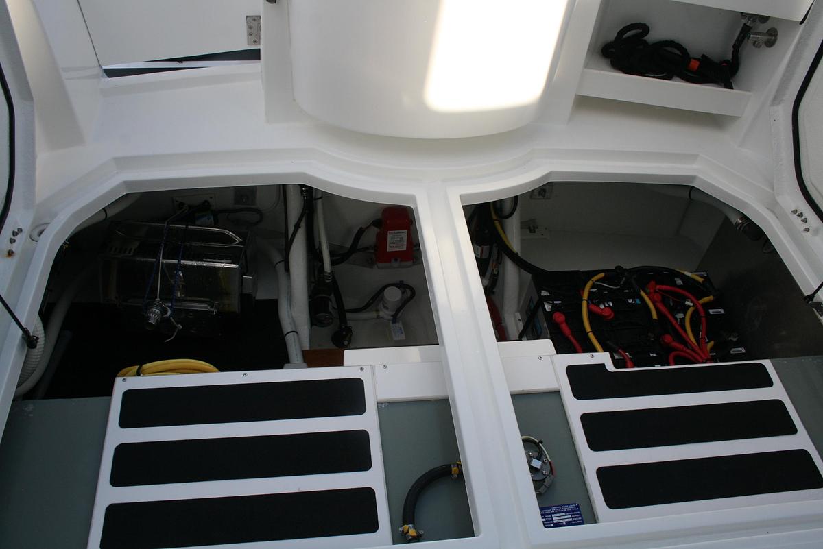 Used 2019 Ocean Sport Roamer 30 #117