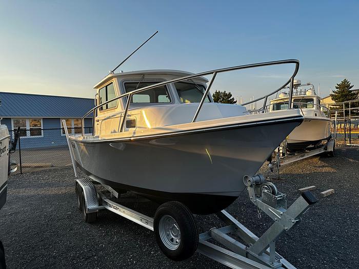 Used 2022 Parker 2120 Sport Cabin