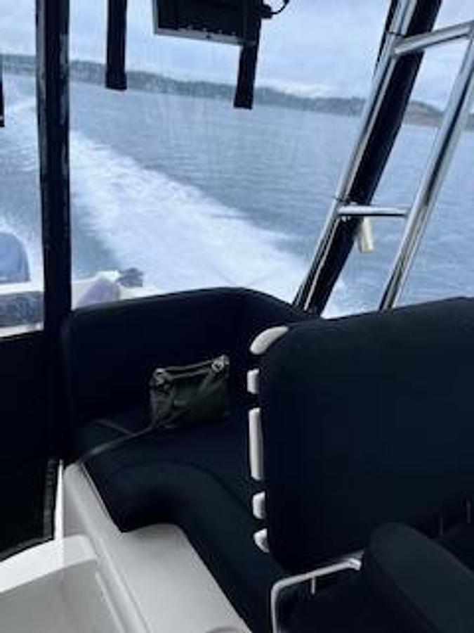 Used 2005 Pursuit 3370 Offshore