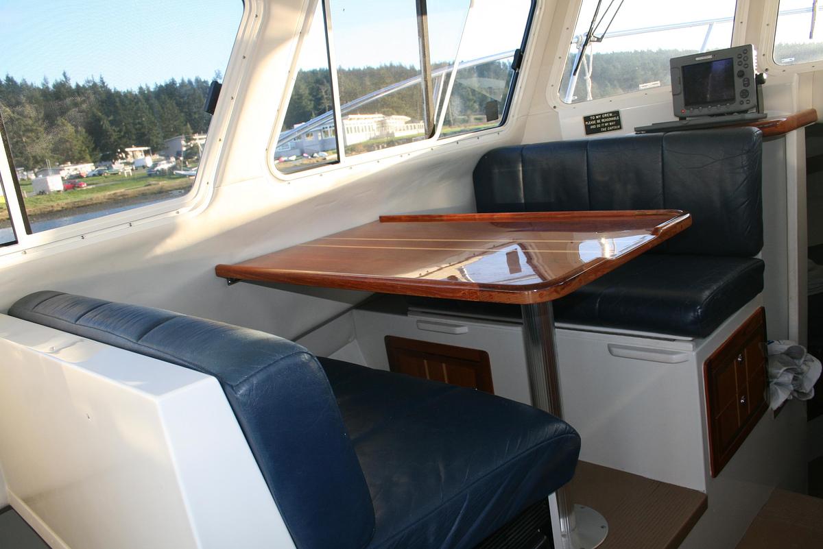 Used 2005 Ocean Sport Roamer 30 #19