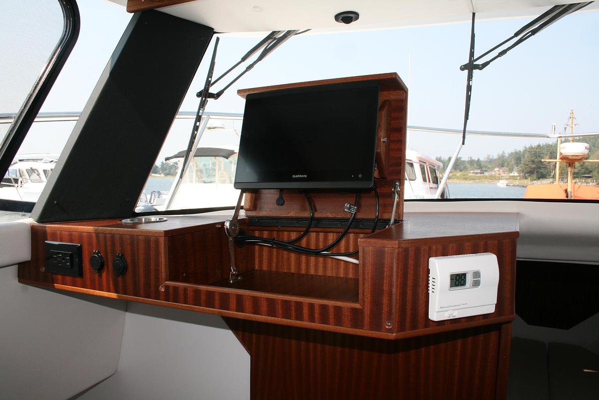 Used 2027 Ocean Sport Roamer 30 #141