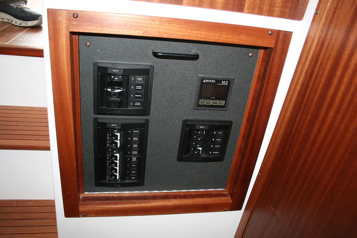 Used 2027 Ocean Sport Roamer 30 #141