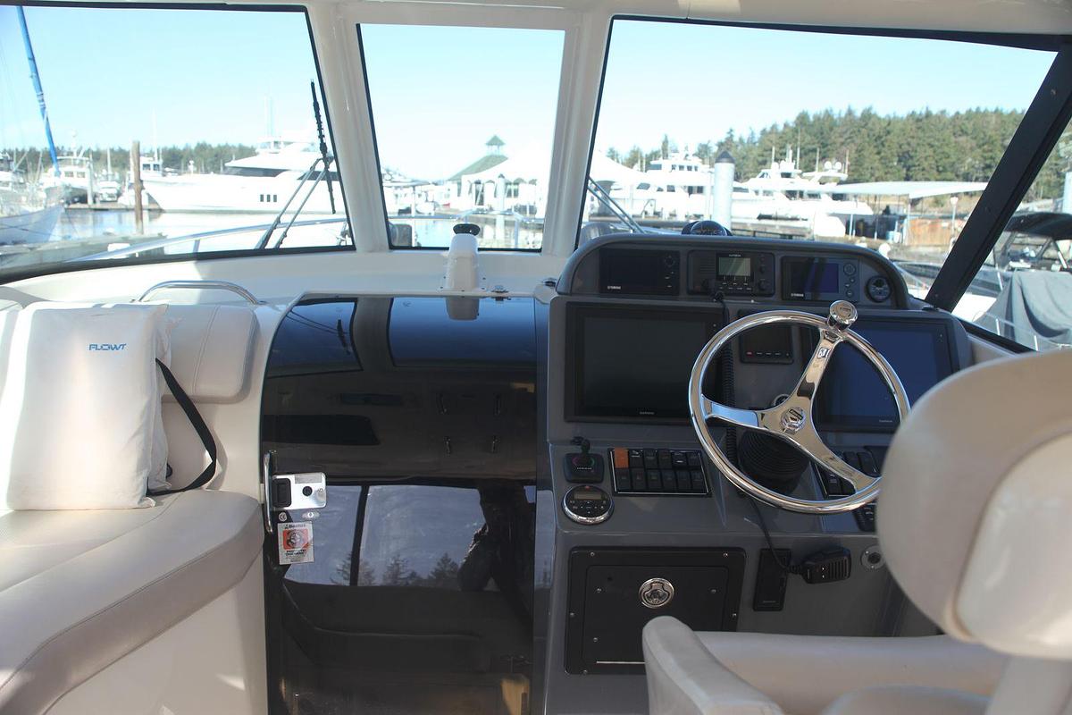 Used 2014 Pursuit OS 315 OFFSHORE