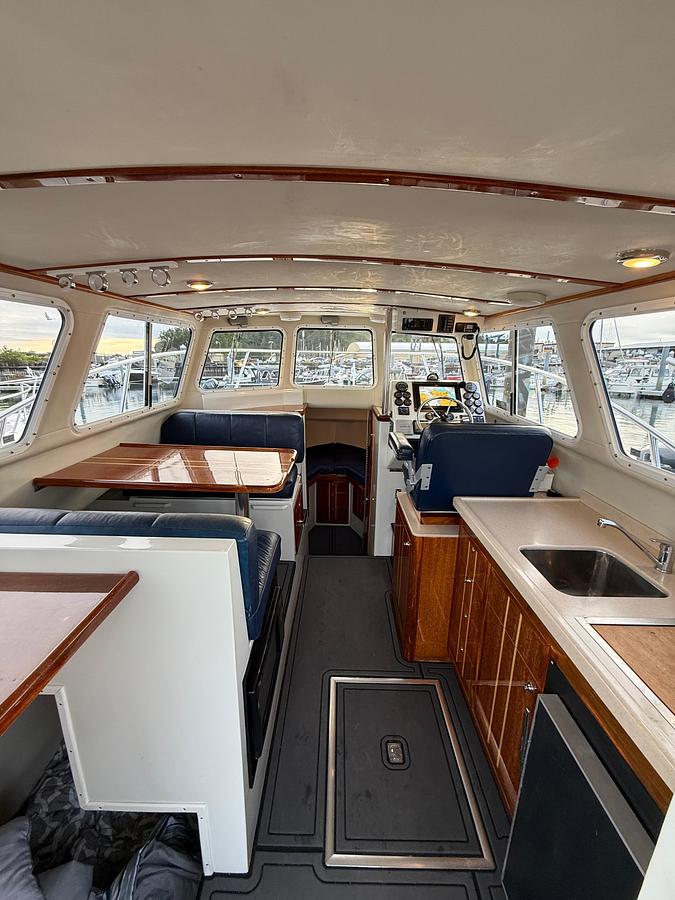 Used 2005 Ocean Sport Roamer 30 #12