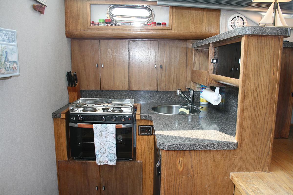 Used 1989 Silverton 34 C
