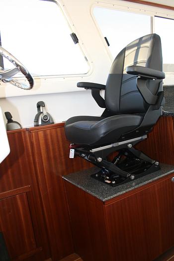 2025 Ocean Sport Roamer 33'