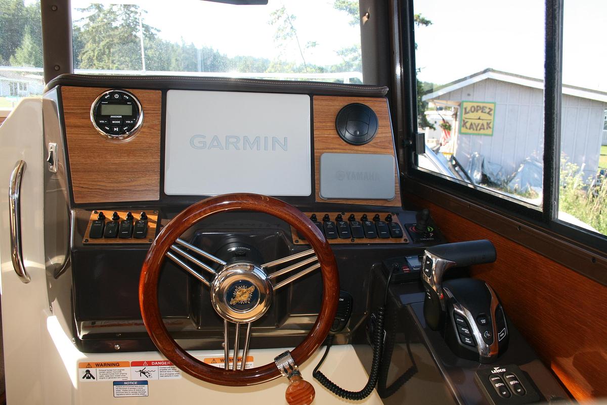 Used 2024 Ranger Tugs R-25