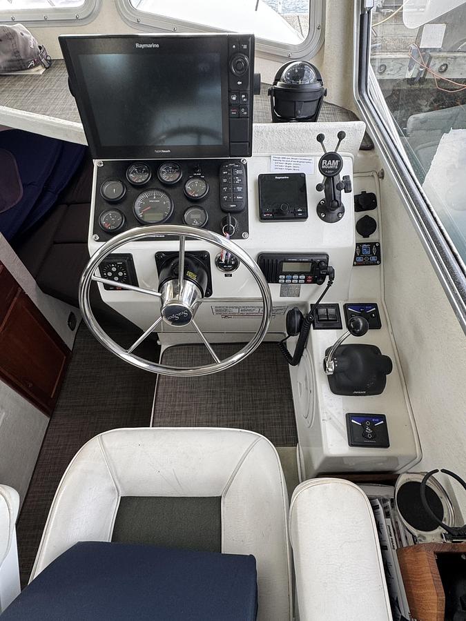 Used 2007 SeaSport 2400 Explorer