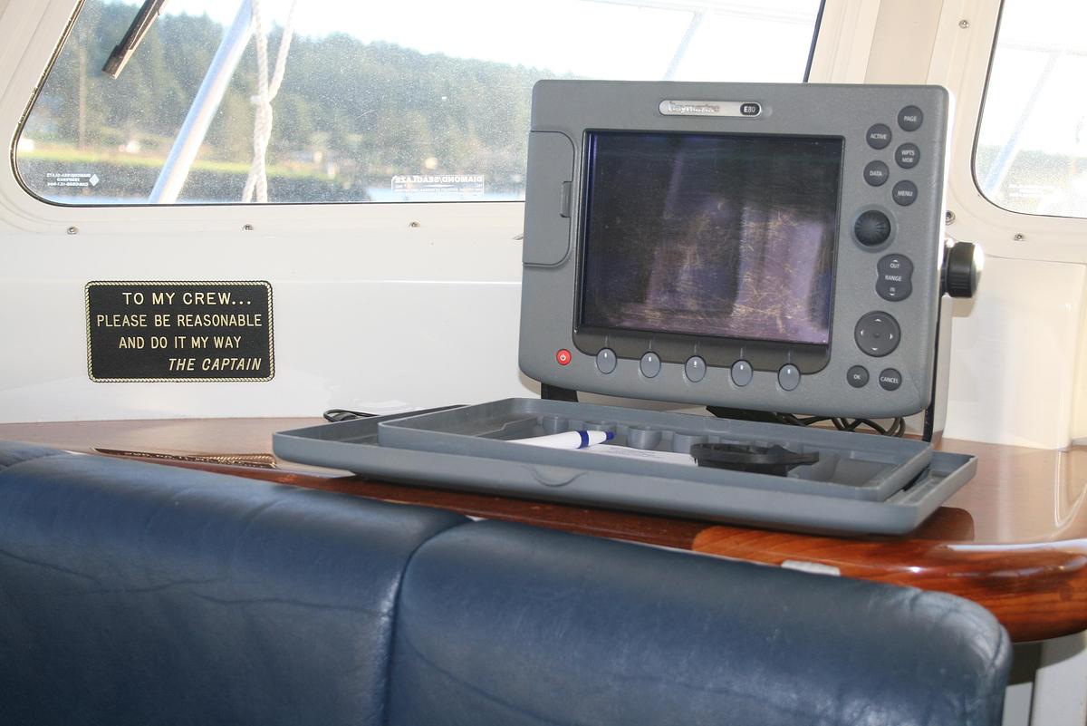 Used 2005 Ocean Sport Roamer 30 #19