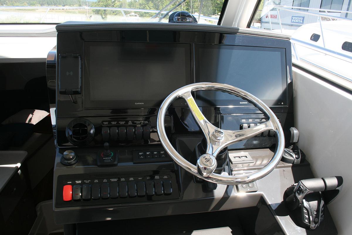 2025 Pursuit OS 325 Offshore