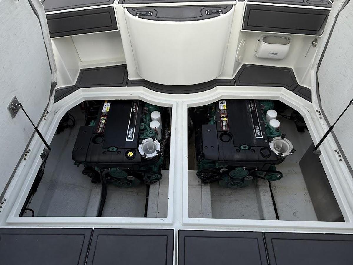 Used 2005 Ocean Sport Roamer 30 #12