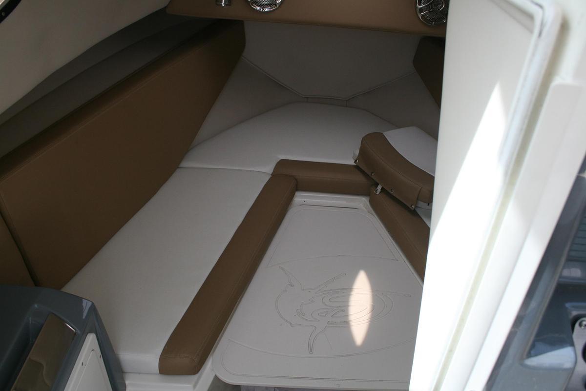 Used 2014 Seaswirl Striper 220 WA