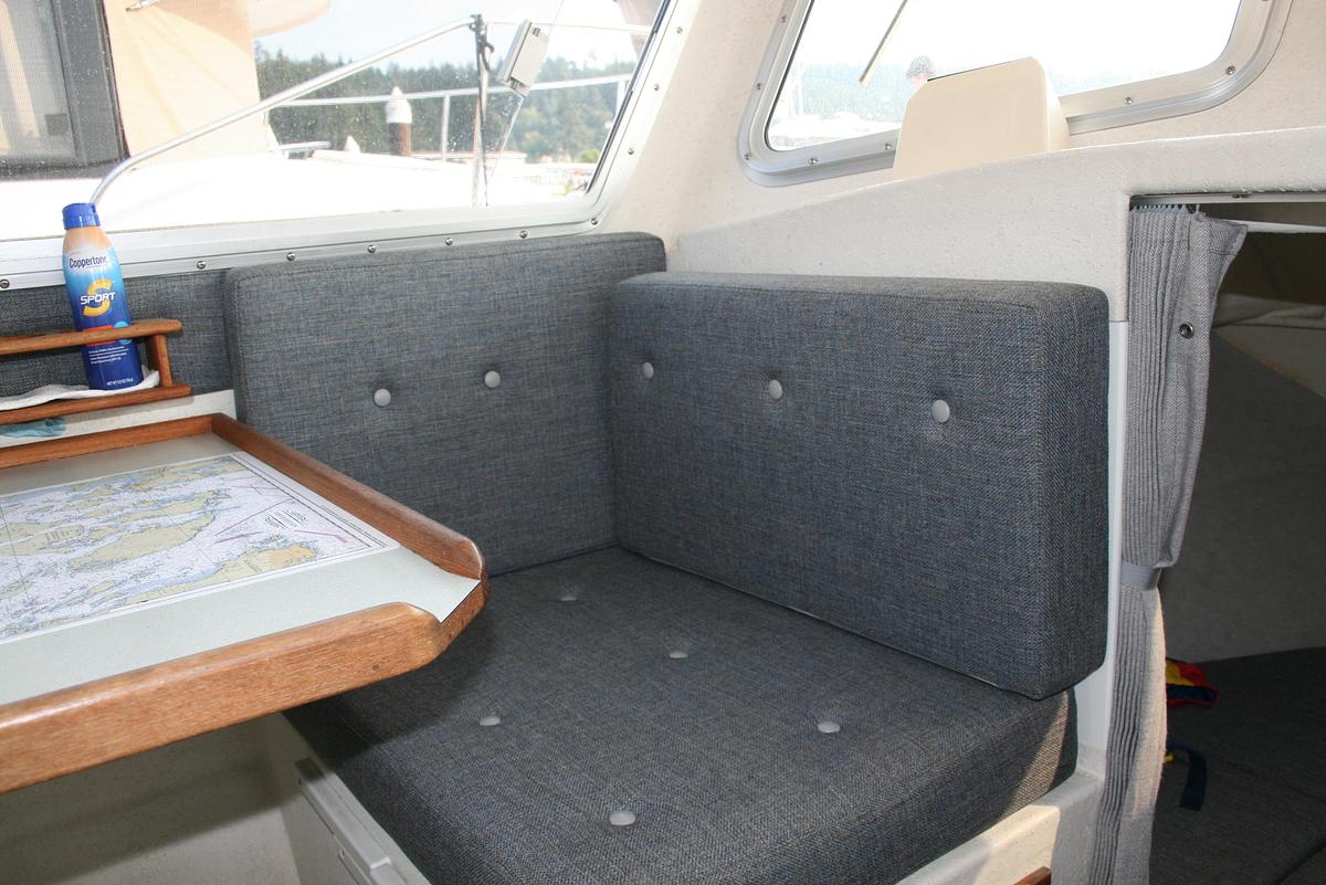 Used 2001 SeaSport 2400 Explorer