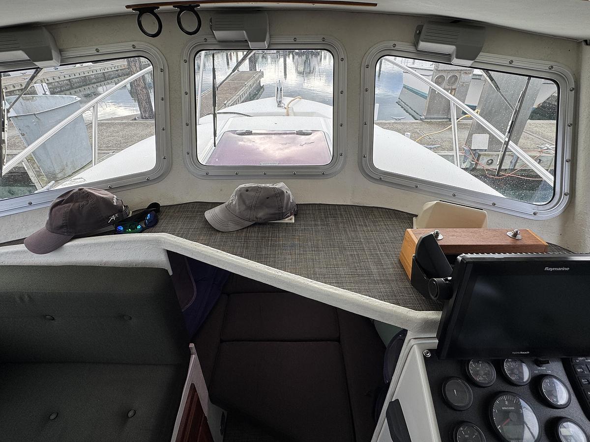 Used 2007 SeaSport 2400 Explorer