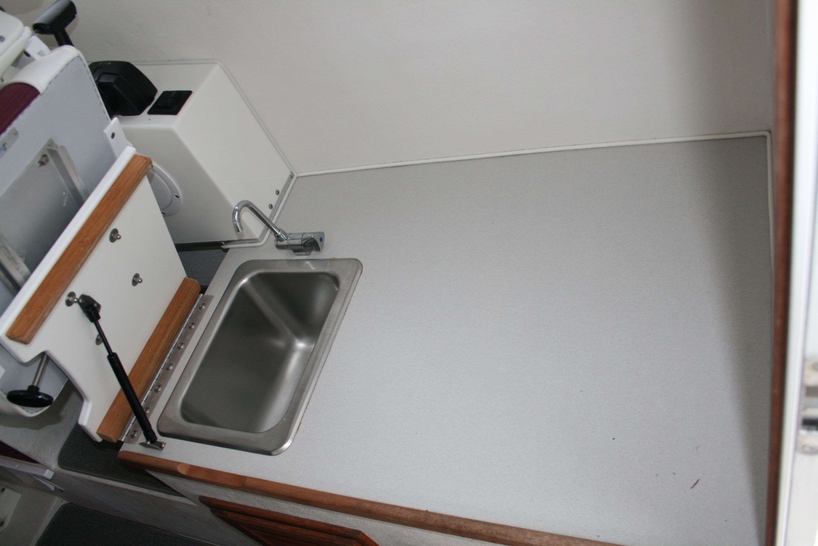Used 2006 SeaSport 2200 Sportsman