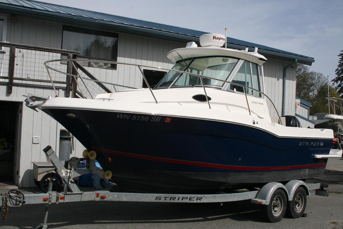 Used 2014 Seaswirl Striper 220 WA