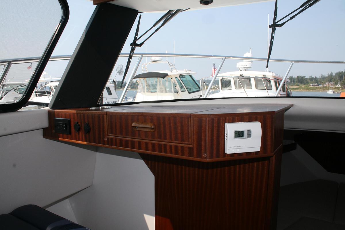 Used 2027 Ocean Sport Roamer 30 #141