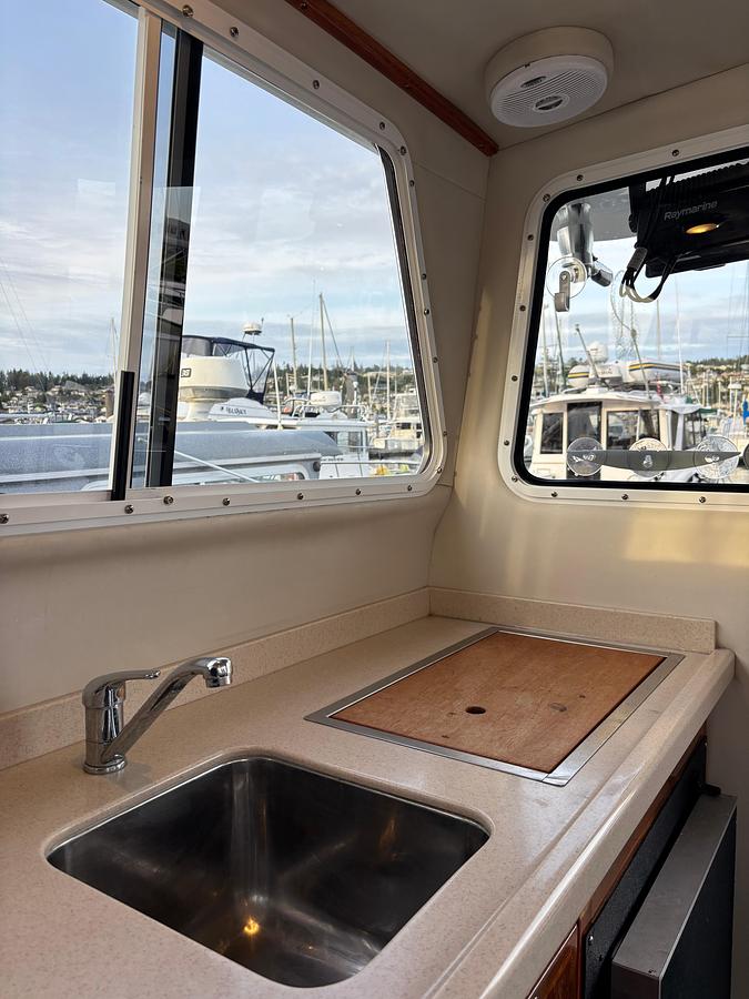 Used 2005 Ocean Sport Roamer 30 #12